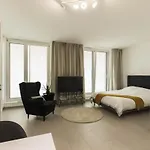 Le Crème I Grand Studio
